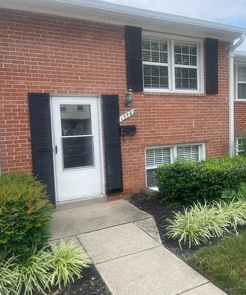 Longview — Photo 117