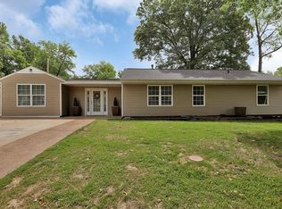 9916 Baptist Church Rd, Saint Louis, MO 63123