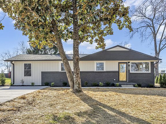 3rd image of 118 Forest Hills Dr