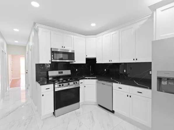 169 West 9th Street image 12 of 29