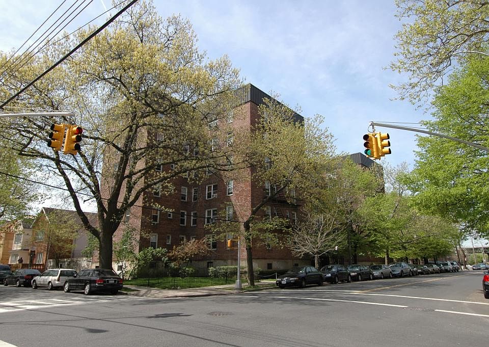 1st image of 387 Avenue S #2B
