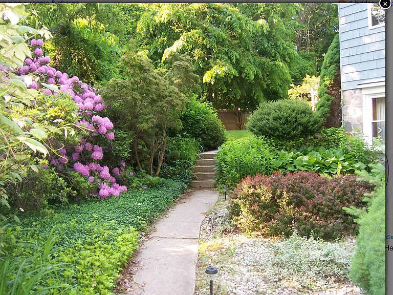 1074 Storrs Rd — Photo 4