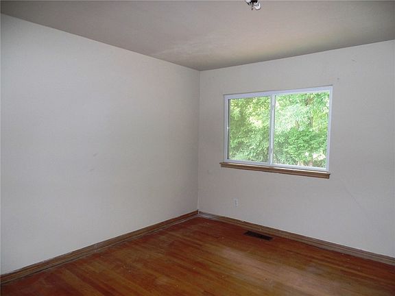 5th image of 1808 NE 66th St