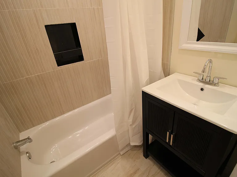 5431 Claybourne St #LL — Photo 10