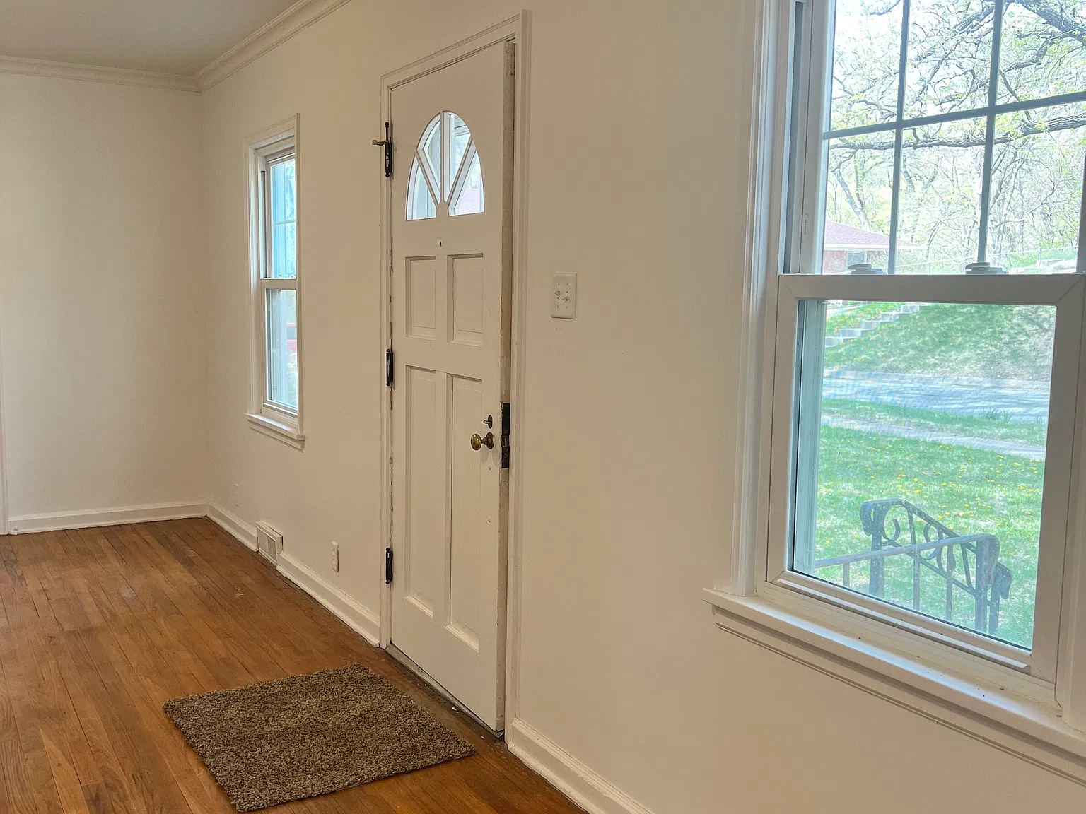 3 bed, 1700 sqft, $1,900 — Photo 2