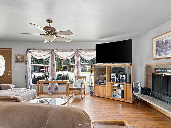 5th image of 567 Dayton Avenue