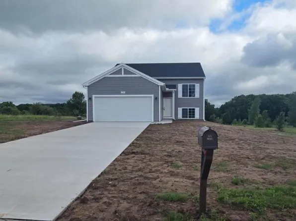2239 Kingston Farm Ln, Ionia, MI 48846