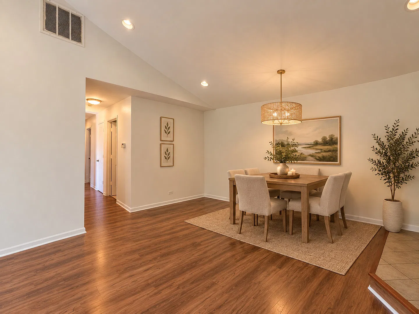 3 bed, 1266 sqft, $2,400 — Photo 4