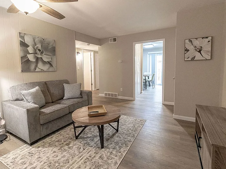 801 N Ann St #7 — Photo 3