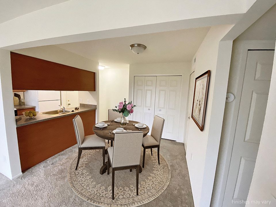 Iris View Dining Room