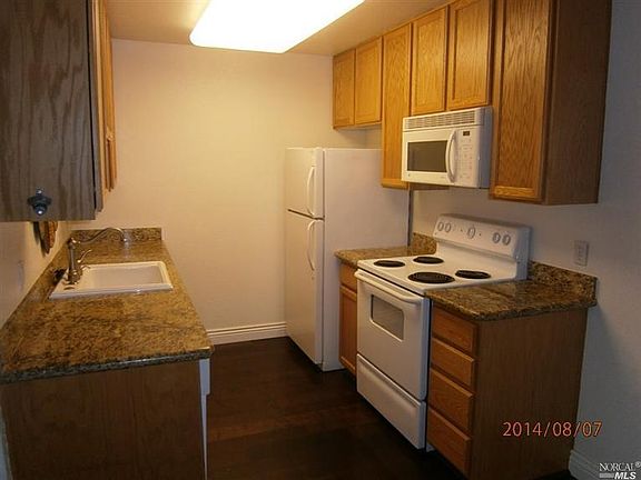 3rd image of 552 Arcadia Dr
