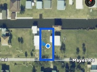 1125 Mayes Rd, Crystal Beach, TX 77650