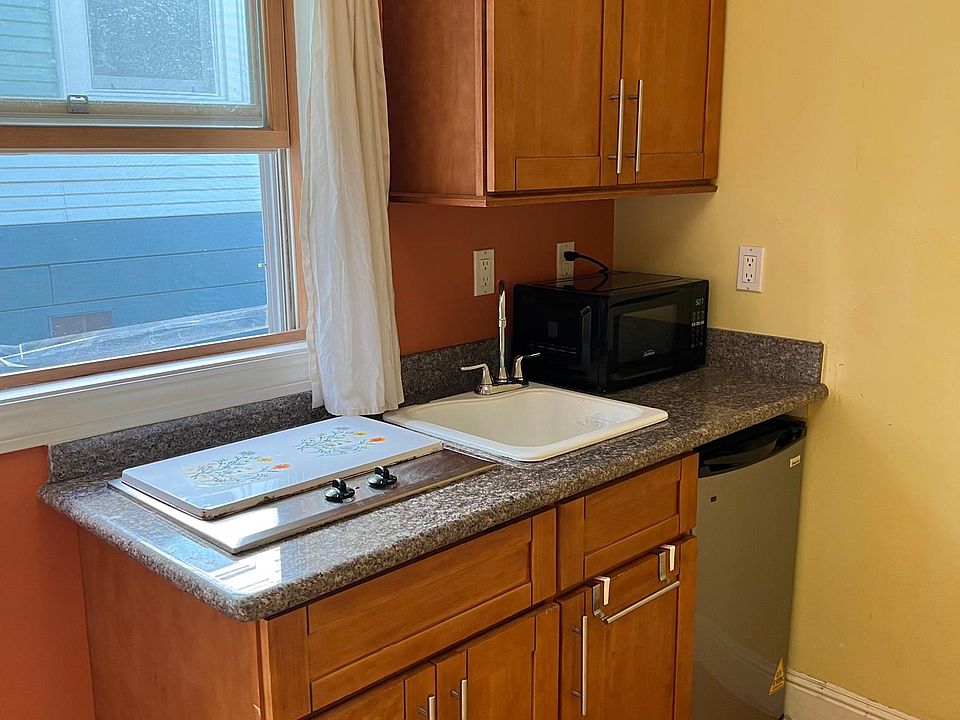 2nd image of 1157 55th St Studio B