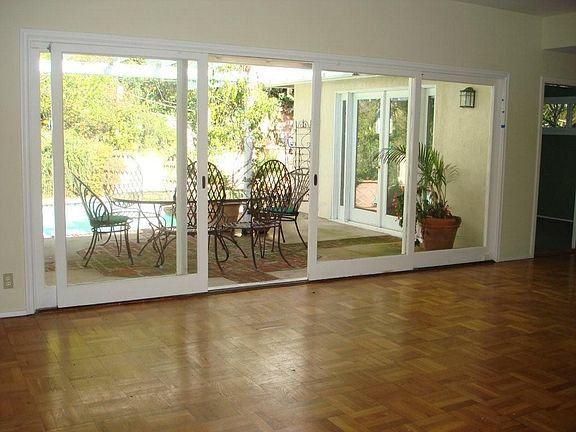 Living room view to pool