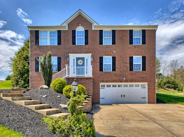 8447 Walthour Dr, North Huntingdon, PA 15642