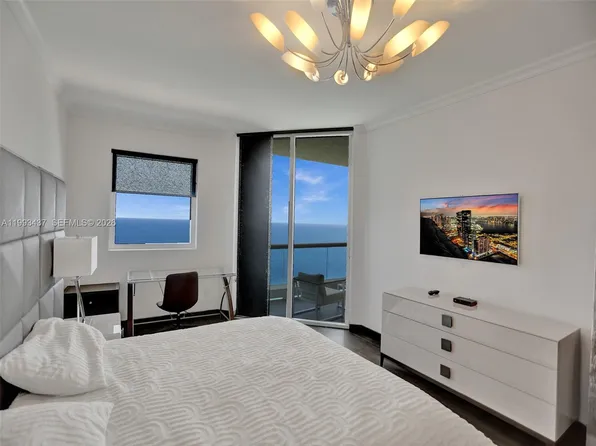 17875 Collins Ave, North Miami Beach, FL