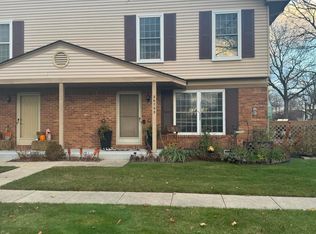 36795 Oakwood Ln, Richmond, MI