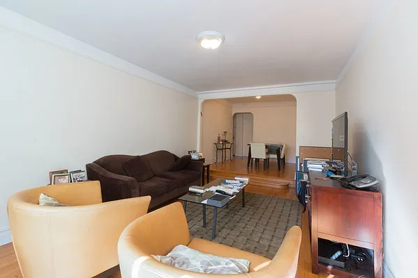 Rented by Waldstar Real Estate LLC | media 20