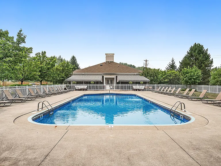 90 Berkley Manor Drive_4