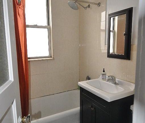 5th image of 3050 35th St