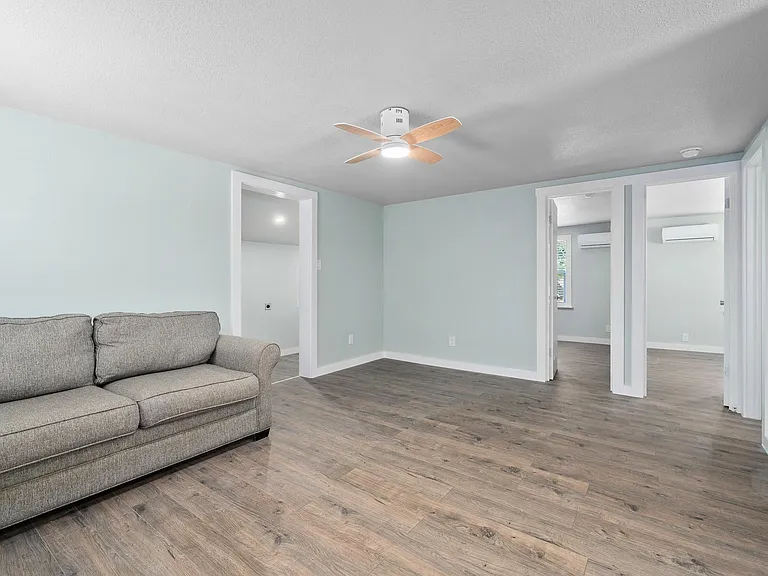 248 Post Oak Ln — Photo 5