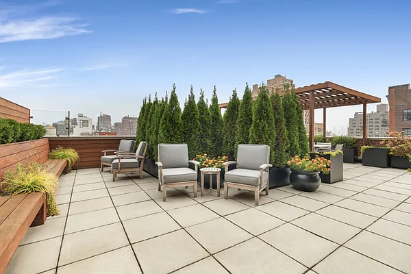 Rented by Akam Sales and Brokerage | media 14