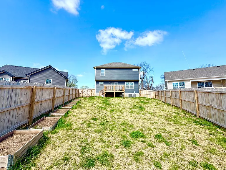 2662 Scott Dr — Photo 32