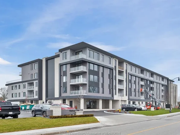 14400 Tecumseh Rd E #413, Tecumseh, ON N8N 1N1