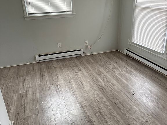 3rd image of 307 S Logan St