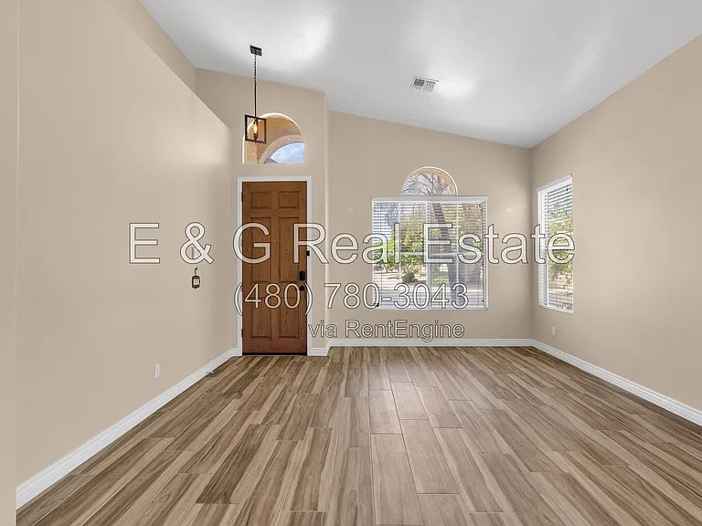 3261 W Ross Dr — Photo 4