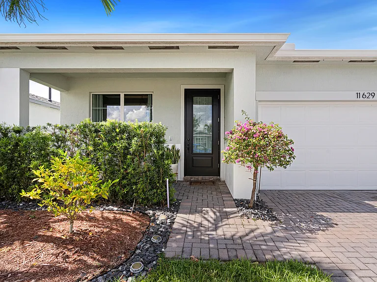 11629 SW Lyra Dr — Photo 4