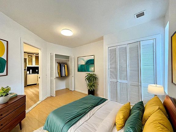 4th image of 1239A Putnam Ave #1