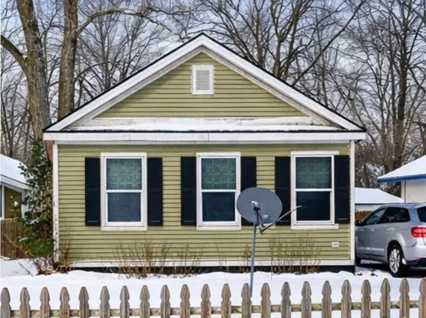 2228 9th St, Muskegon Heights, MI 49444