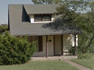 907 S College St, Nevada, MO 64772