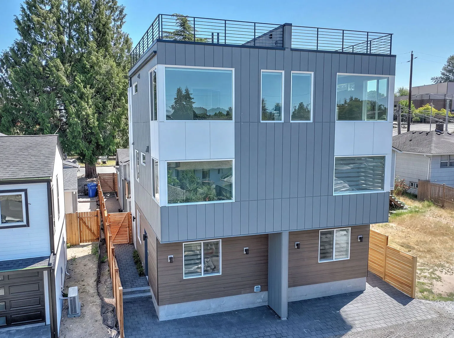 3 bed, 1432 sqft, $3,750 — Photo 1