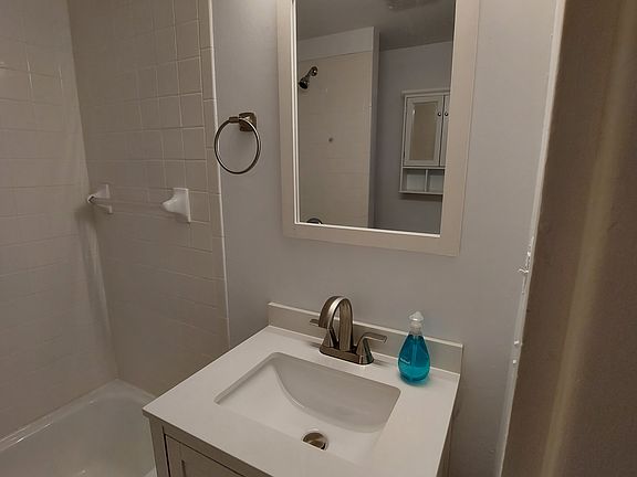 4th image of 26 Eden St APT 1