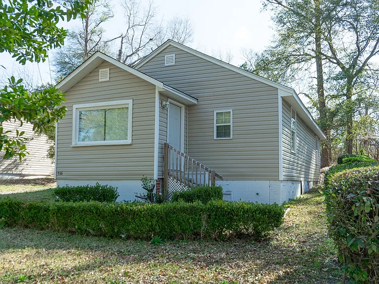 536 Basin St — Photo 1