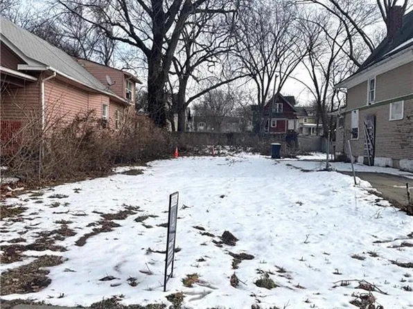 3327 Chestnut Ave, Kansas City, MO 64128