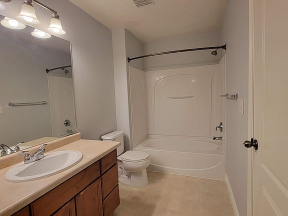 4th image of 1261 W Dallin Dr