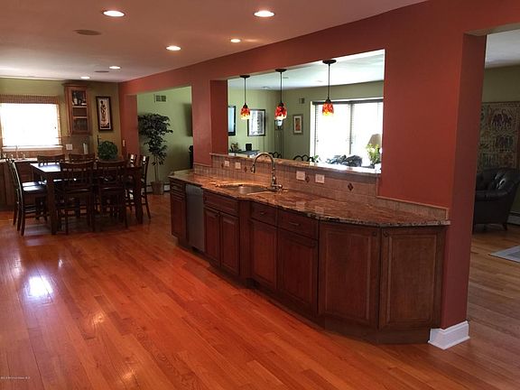 5th image of 1232 Fox Hollow Dr