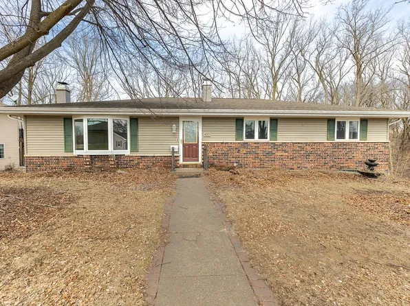 495 Apple St, East Dubuque, IL 61025