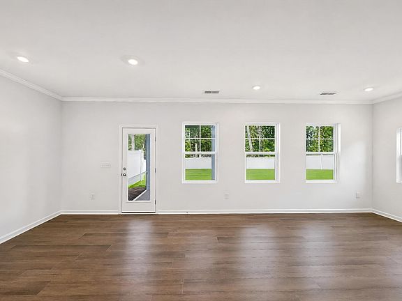 4th image of 128 Tree Moss Ct