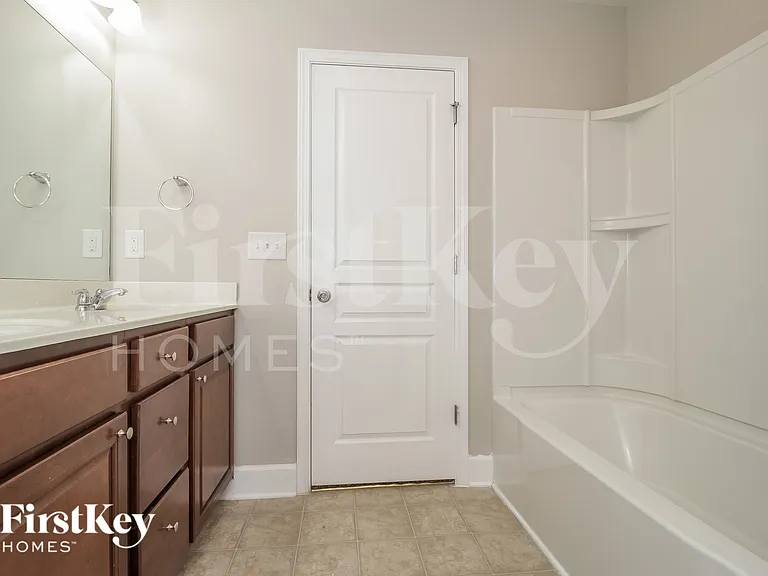 355 Ridgewood Trl — Photo 16