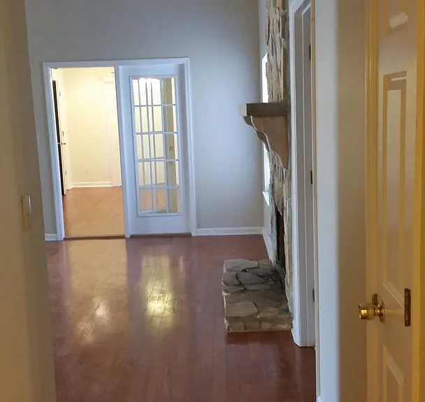 8 Saint Ives Ct — Photo 35