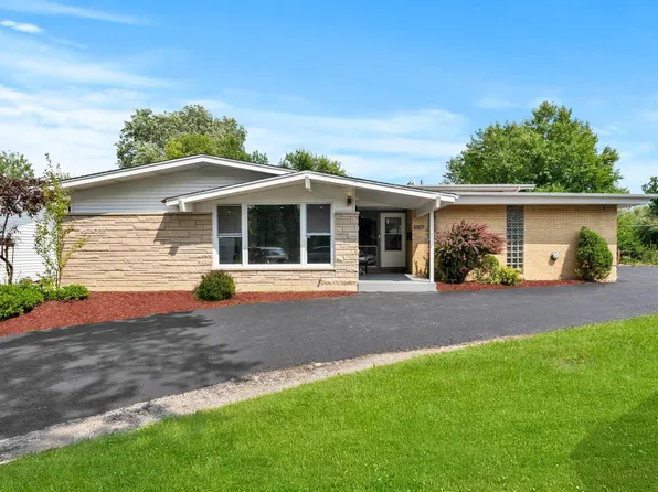 18849 Jamie Ct, Homewood, IL 60430