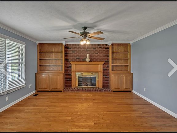 3rd image of 252 Hollandale Rd