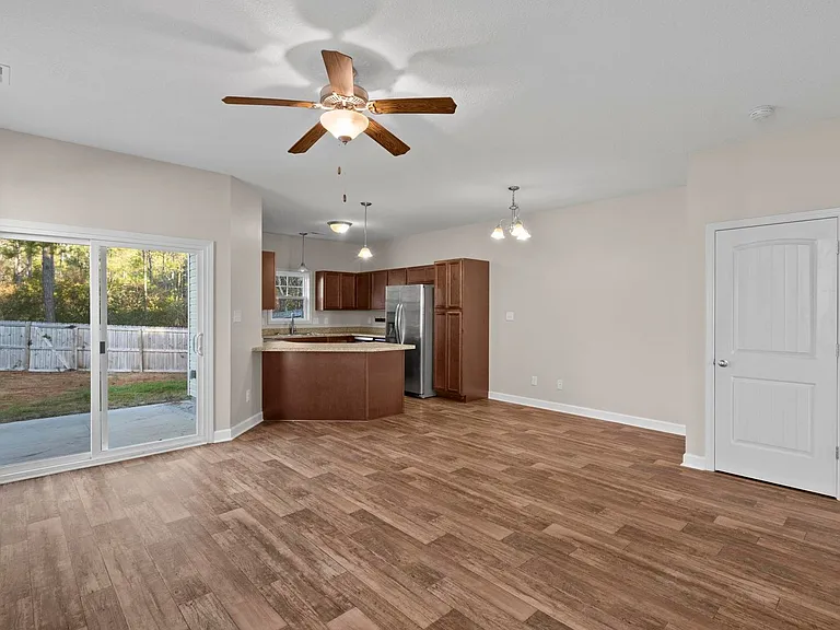 389 Frisco Way — Photo 5