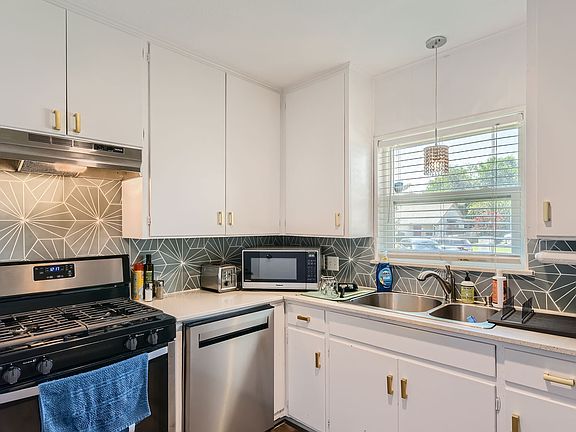 2nd image of 1216 Corona Dr Unit B