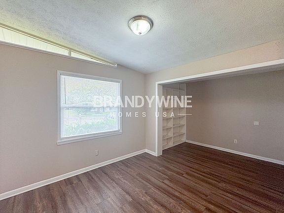 3rd image of 7564 Hillock Dr S