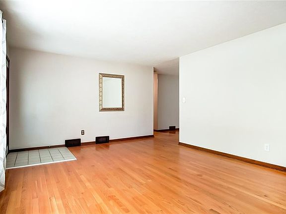 4th image of 1033 Shepard Hills Blvd
